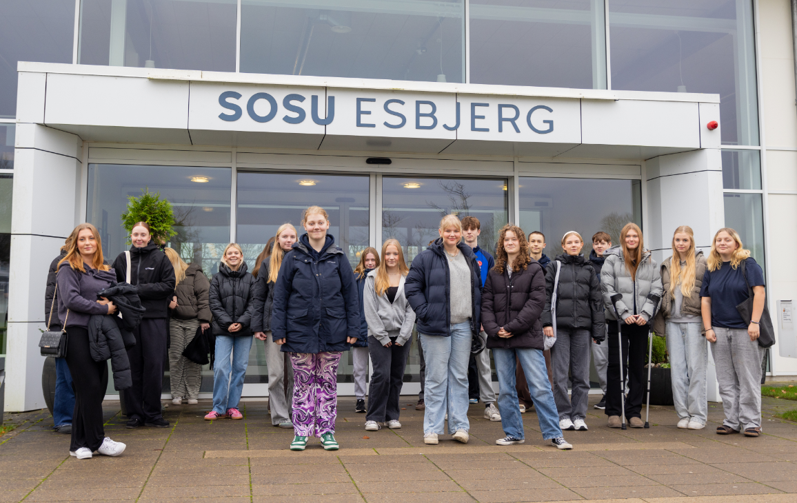 Alle solstråler på kursus foran SOSU Esbjerg